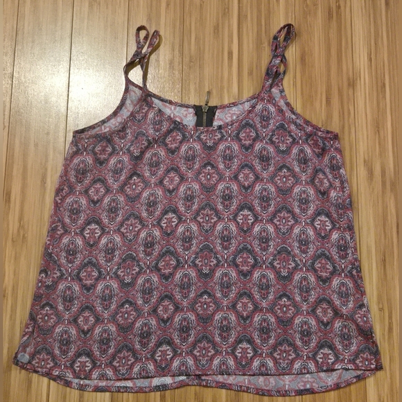 NWOT Maurcies Patterned Sleeveless Top - Picture 1 of 7